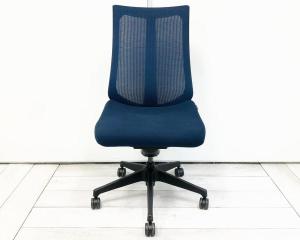 【座る姿勢や身体の動きにフレキシブルに対応！】■イトーキ　アクトチェア　ネイビーブルー　プレーンメッシュ　ハイバック　■長時間のデスクワークでもここちよさをキープ！【ITOKI　Act】