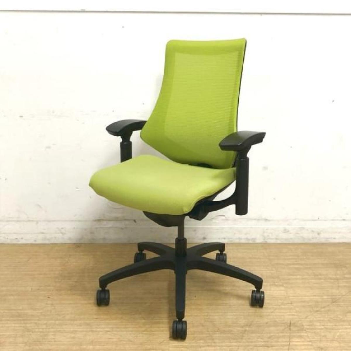 イトーキ　エフチェア　背メッシュ　ハイバック　モスグリーン×ブラックフレーム　マルチスライドアーム（可動肘）搭載モデル
                        エフメッシュ
                                    中古
            