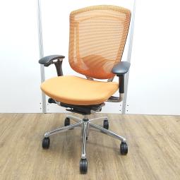 ★オカムラ製　コンテッサ　オレンジ　肘付き　ハイバック　アジャストアーム※可動肘　背面メッシュ　座面クロス　世界で認められた革新的タスクチェア！　人間工学に基づいた快適な座り心地を実現！　肘付きハイバックチェア！！