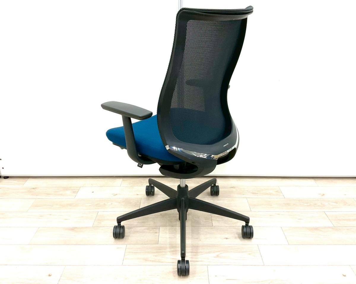 中古】ベゼル 樹脂脚 コクヨ/KOKUYO 肘付ハイバックチェア 582158