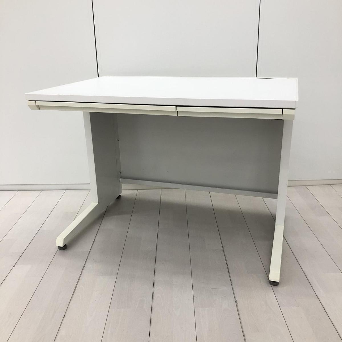 【ワイヤリング機能が充実の高品質デスク！人気のホワイト天板！】■オカムラ（okamura）製　アドバンス（ADVANCE）シリーズ　平机　W1000×D700×H720mm　■引き出し付き　■ホワイト　※日焼け有　【弊社使用欄：A01061772】【KN】
                        アドバンス
                                    中古
            