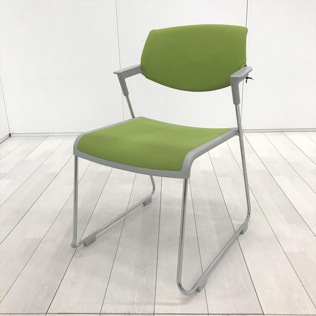 【肘一体型のシェルが身体への負担を軽減！】■コクヨ(KOKUYO)製　サティオ(Satio)シリーズ　肘付　スタッキングチェア　会議用　■背カバータイプ　■グリーン×グレーシェル
                        サティオ
                                    中古
            