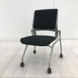 【高いデザイン性と長時間利用でも快適な座り心地のミーティングチェア！】■コクヨ（KOKUYO）製　オルディナ（Ordina）チェア　肘無しミーティングチェア　ネスティングチェア　■背面:座面クッション×ブラック【2603】弊社使用欄【A01065668】