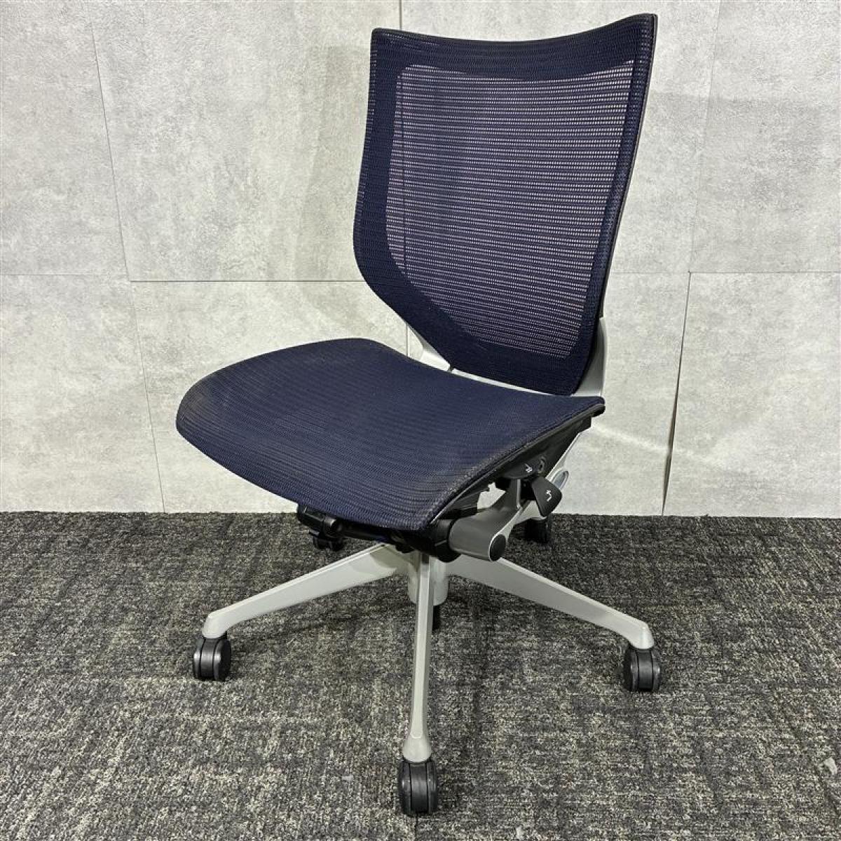 【肘無ローバック！！オカムラ製バロンチェア/ネイビー】　中古家具　九州最大級　《オフィスバスターズ福岡博多店は、福岡を拠点として、日本全国へ中古オフィス用品・オフィス家具を提供しております》
                        バロンメッシュチェア
                                    中古
            