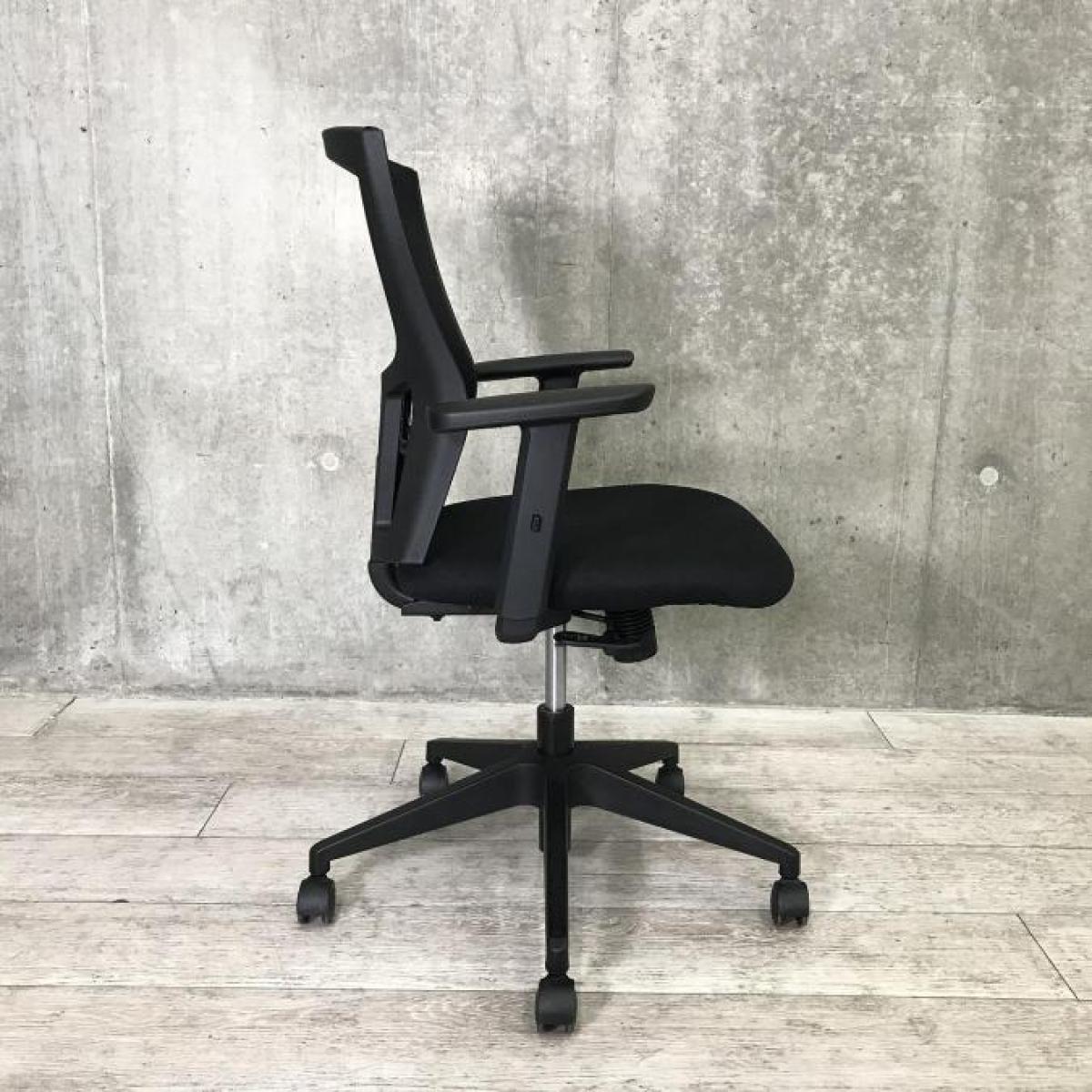 中古】サリダ（salida）チェア YL5-BK イトーキ/ITOKI 肘付ローバック