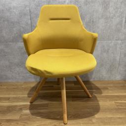 【訳あり】【西】～12月中旬入荷！～【オカムラ製】【ライブス】【イエロー】【ミーティングチェア】【チェア】【椅子】【イス】【事務椅子】【デスク】【机】【書庫】【書棚】【棚】【ラック】【収納】【格安】【安い】【メーカー】【レイアウト変更】【模様替え】