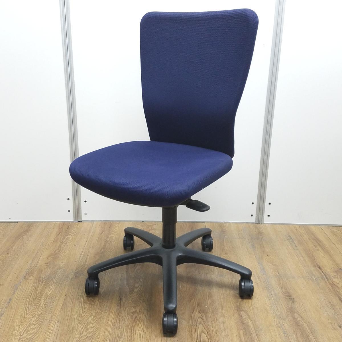 【582000】オカムラ製　カロッツァ(Carrozza)　ダークブルー　ブラックフレーム　ハイバック　肘無し　チェア　人間工学に基づいた快適シーティング・ワーキングチェアの定番モデル！　肘無しハイバックチェア！！ オフィスバスターズ　水戸サテライト　大子町　北茨城市　高萩市　日立市　常陸太田市　常陸大宮市　那珂市　東海村　ひたちなか市　城里町 水戸市　笠間市　茨城町　大洗町　小美玉市
                        カロッツァチェア
                                    中古
            