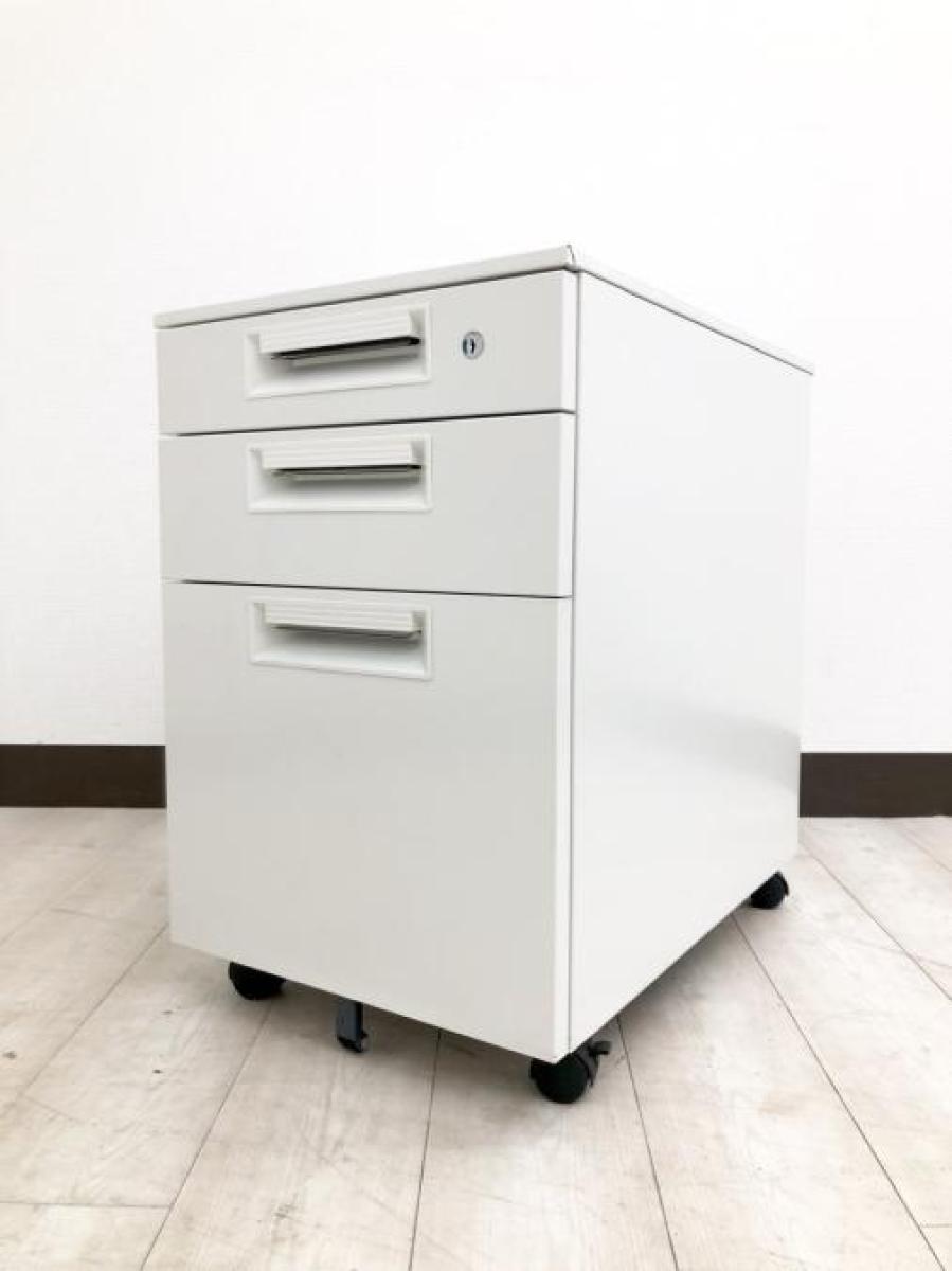 デスクインワゴンがロット入荷致しました！】【スタンダードなデザインで使いやすい！】
■プラス/LEED/ホワイト　3段ワゴン
                        LEED
                                    中古
            