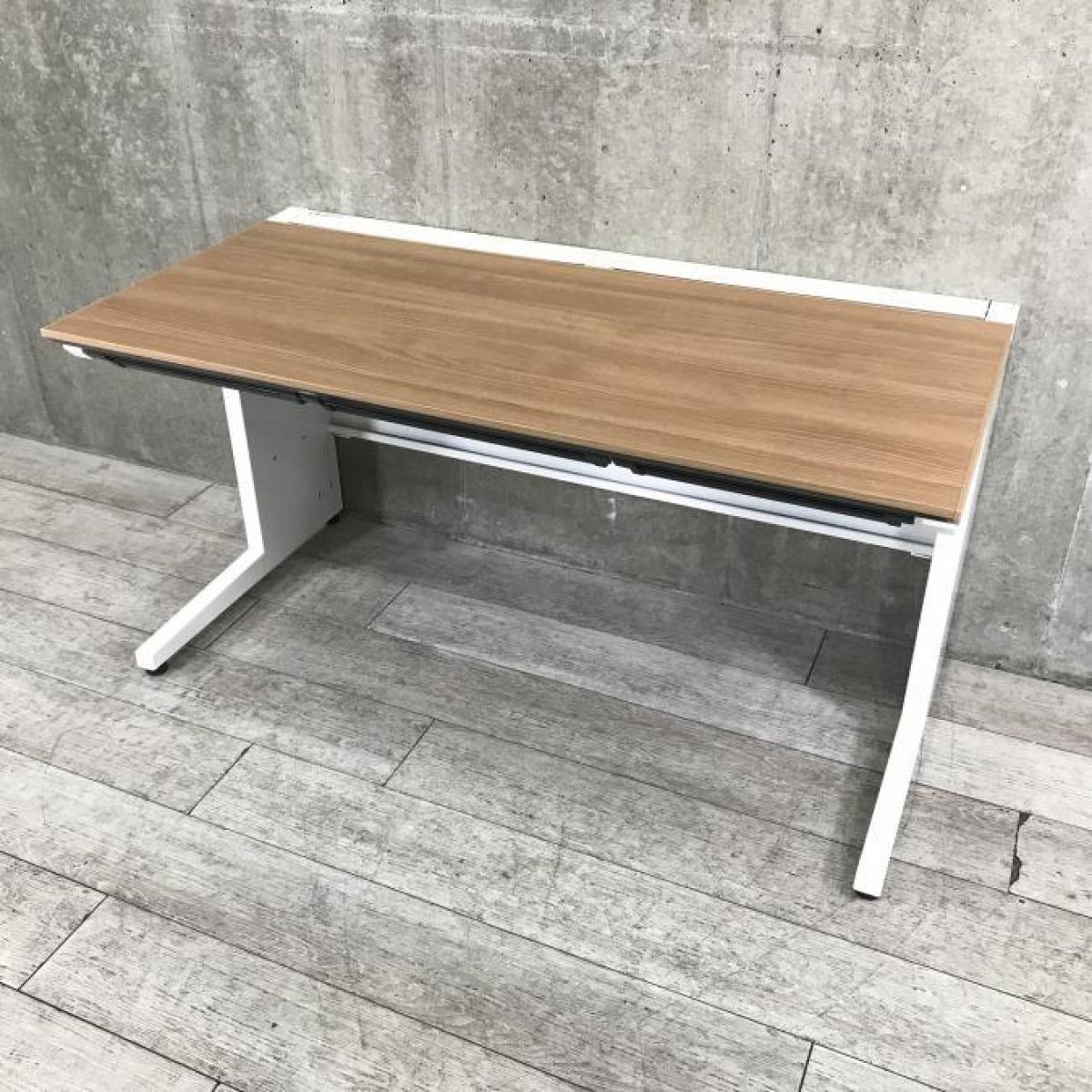 上長デスクの定番W1400平机！深みのある木目天板！配線カバーも充実の高品質デスク！
■コクヨ/iSシリーズ/ブラウン×ホワイト　引き出し付き
                        iSシリーズ
                                    中古
            