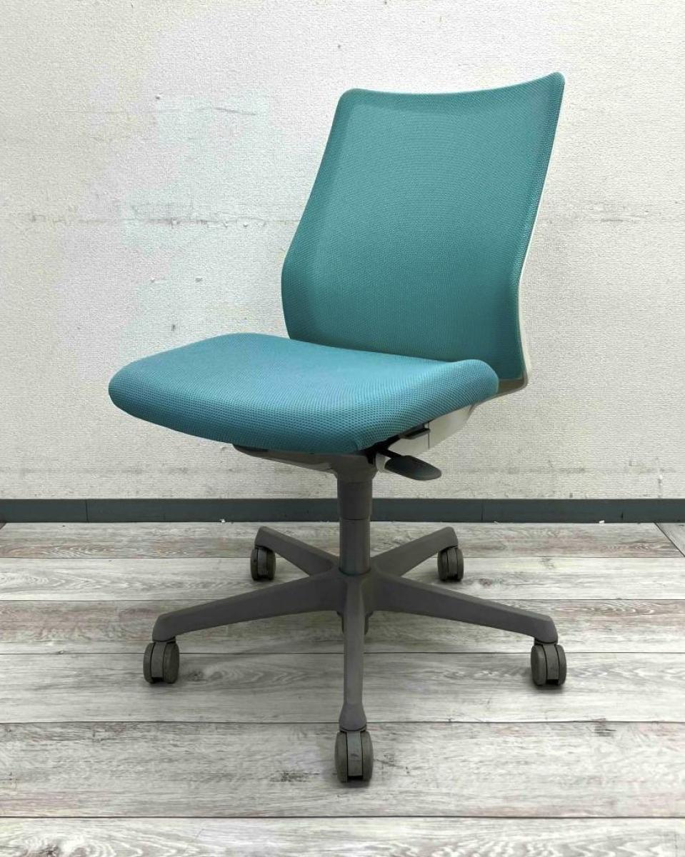 【565053】【腰まわりをしっかりホールド！長時間作業も快適フィット！】■オカムラ（okamura）製　フルーエントチェア（Fluent）　ローバック　肘無し　■背面メッシュ　■セージブルー×ホワイトシェル　オフィスバスターズ　水戸サテライト　大子町　北茨城市　高萩市　日立市　常陸太田市　常陸大宮市　那珂市　東海村　ひたちなか市　城里町 水戸市　笠間市　茨城町　大洗町　小美玉市
                        フルーエントチェア
                                    中古
            