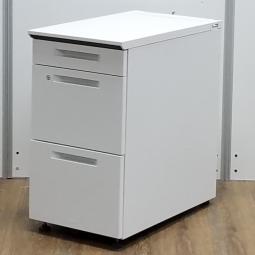 【558088】【収納量アップでデスクワークが充実！書類や備品の管理にオススメ！】■コクヨ（KOKUYO）製　isシリーズ　3段脇机　■シリンダー錠　■ホワイト オフィスバスターズ　水戸サテライト　大子町　北茨城市　高萩市　日立市　常陸太田市　常陸大宮市　那珂市　東海村　ひたちなか市　城里町 水戸市　笠間市　茨城町　大洗町　小美玉市