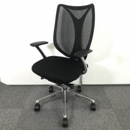 【在庫セール品・2脚限定】【T4】■オカムラ(okamura)製　サブリナ(Sabrina)チェア　肘付ハイバック　■ブラック　■背面メッシュ　■固定肘【優れたデザイン性の高級チェア！リングフレームとメッシュが背中をやさしく受け止める！】