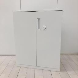 【収納物がひとめで分かる両開き戸！カギの持ち歩き不要なダイヤル錠タイプ！】■コクヨ(KOKUYO)製　エディア(EDIA)シリーズ　両開き書庫　ローキャビネット　H1120㎜　■天板付き　■ホワイト　■ダイヤル錠