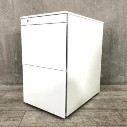 【取っ手の主張が少ないスタイリッシュなデザイン！】■オカムラ(okamura)製　プロユニット(Pro Unit)シリーズ　フリアド用　3段ワゴン　H650㎜　■シリンダー錠　■ホワイト【平机・フリーアドレスデスクのお供に】【IB】