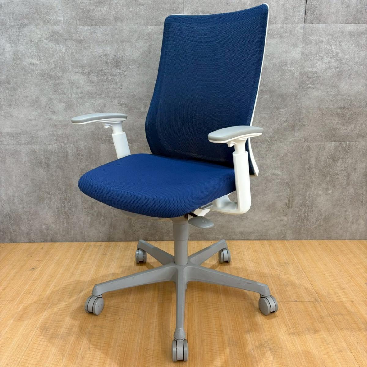 オカムラ製のオフィスチェア【フルーエント/可動肘】が入荷しました！　＊良品を格安で！「オフィスバスターズ福岡南店」は、福岡を拠点として、全国へ中古オフィス用品・オフィス家具を提供しております。
                        フルーエントチェア
                                    中古
            