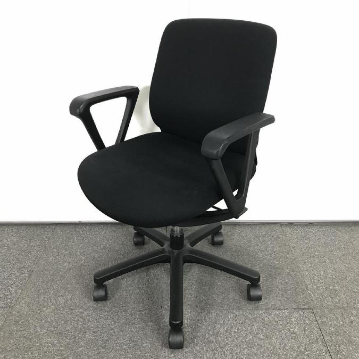 【全ての機能をコンパクトに！クッション性が高く座り心地が良い！】■ITOKI（イトーキ）製　トルテRチェア　肘付ローバック　■固定肘　■ブラック
                        トルテR
                                    中古
            