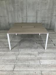 【フレキシブル使いこなせるお洒落なテーブルが入荷！】■オカムラ（okamura）製　アプションフリー　ワークテーブル　ミーティングテーブル　■配線カバー付き　■W1400×D1400×720mm　■天板:木目調/脚部:ホワイト　【ABW商材】【関東倉庫在庫品】【弊社使用欄：A01068589】