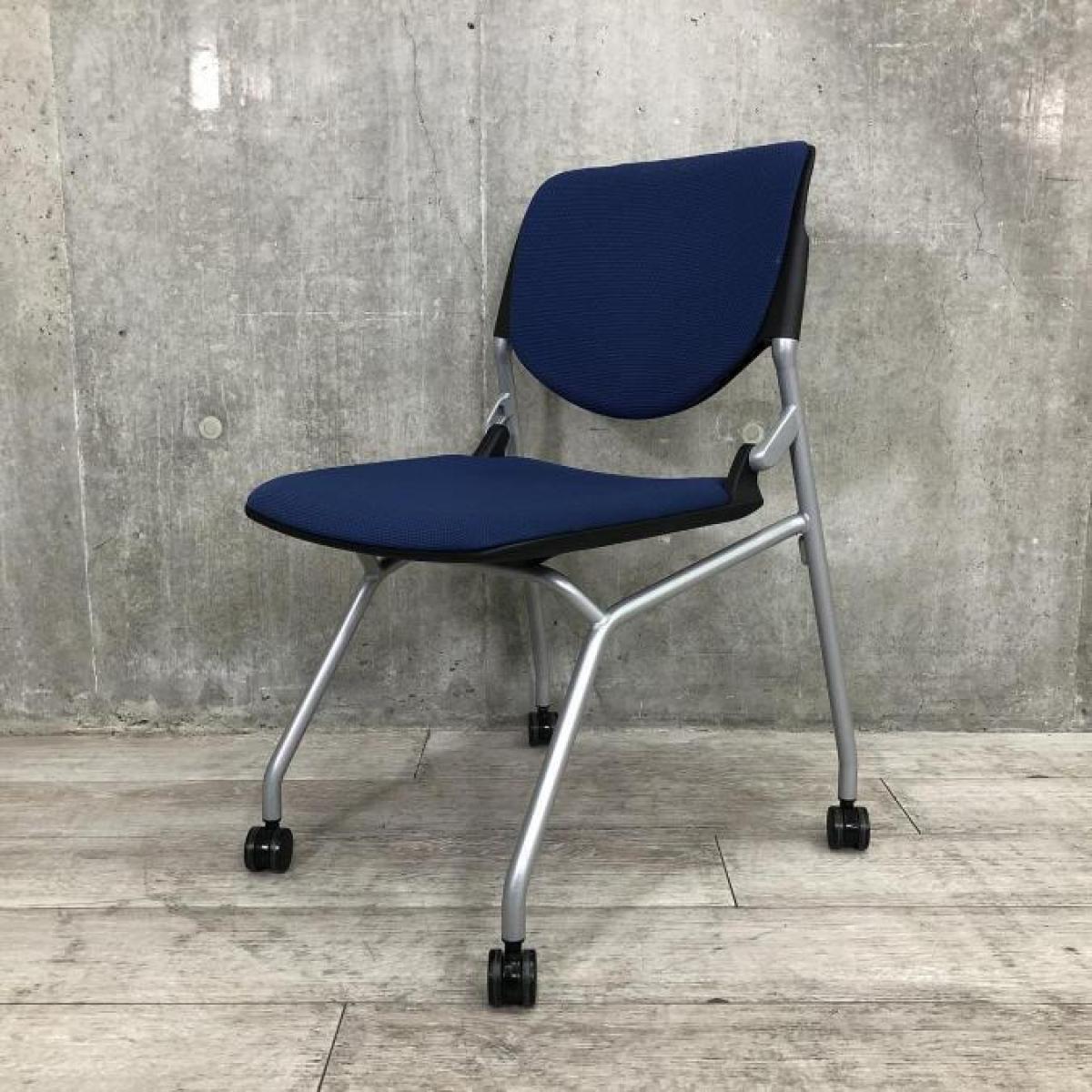 【4/7(火)入荷予定の商品となります！】【シンプルなデザインで使いやすい！重ねて収納可能なネスティングチェア！会議室、共有スペースなどに！】■オカムラ(okamura)製　ルナ(RUNA)チェア　肘無ネスティングチェア　ミーティングチェア　■背パッド・キャスター付き　■ブルー×ブラックシェル
                        ルナ
                                    中古
            