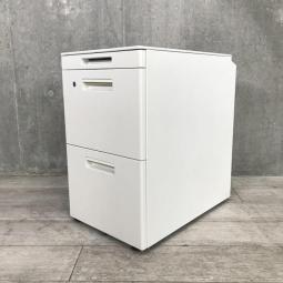 【使いやすさ抜群のキャスター付きワゴン！平机・フリーアドレスデスクのお供に！】■コクヨ(KOKUYO)製　GTワゴンシリーズ　3段ワゴン　フリアド用　H645㎜　■シリンダー錠　■キャスター付　■ホワイト　【弊社使用欄：A01067670】