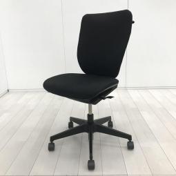 【一人ひとりにマッチする座り心地！ミドルクラスの定番チェア！】■イトーキ(ITOKI)製　プラオ(PRAO)チェア　肘無　ハイバック　クッションタイプ　■ハンガー・ランバーサポート付き　■ブラック　【弊社使用欄：A01067677】