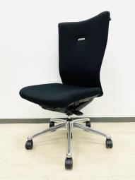 人気のハイバックチェア！オカムラ　フィーゴチェア　コートハンガー付　ブラック限定2脚入荷！！