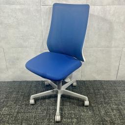 【肘無ハイバック！！オカムラ製フルーエントチェア/メッシュ】　中古家具　九州最大級　《オフィスバスターズ福岡博多店は、福岡を拠点として、日本全国へ中古オフィス用品・オフィス家具を提供しております》