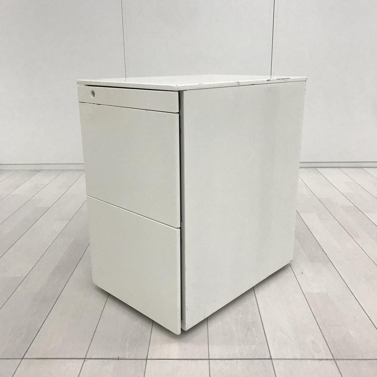 【取っ手の主張が少ないスタイリッシュなデザイン！平机・フリーアドレスデスクのお供に！】■オカムラ(okamura)製　プロユニット(Pro Unit)シリーズ　フリアド用　3段ワゴン　H650㎜　■シリンダー錠　■ホワイト　※キズ有　【弊社使用欄：A01058116】
                        プロユニット
                                    中古
            