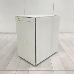 【取っ手の主張が少ないスタイリッシュなデザイン！平机・フリーアドレスデスクのお供に！】■オカムラ(okamura)製　プロユニット(Pro Unit)シリーズ　フリアド用　3段ワゴン　H650㎜　■シリンダー錠　■ホワイト　※キズ有　【弊社使用欄：A01058116】