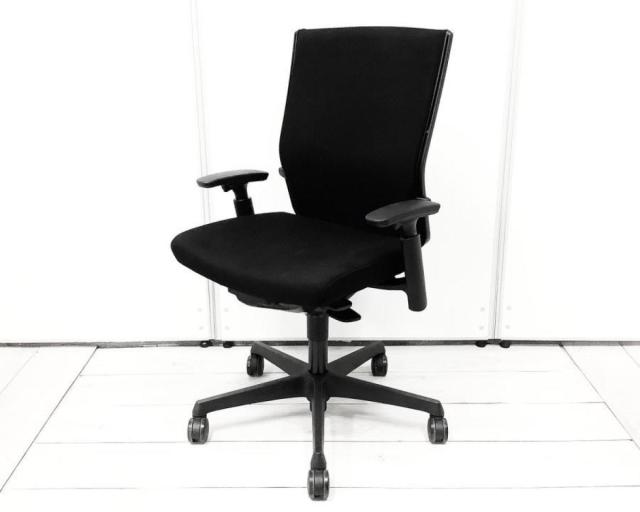 【中古】エスクード C445ZR FFW1 オカムラ（okamura） 肘付ハイバックチェア