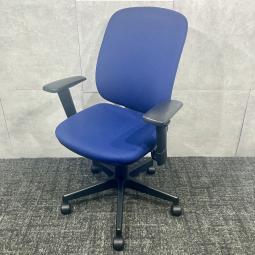 【肘付ハイバック！！オカムラ製エスクードチェア】　中古家具　九州最大級　《オフィスバスターズ福岡博多店は、福岡を拠点として、日本全国へ中古オフィス用品・オフィス家具を提供しております》