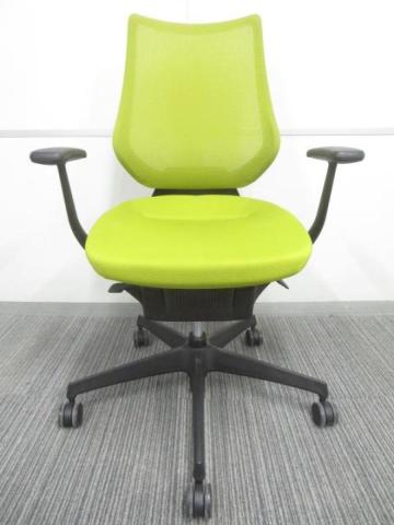 【360°揺れて体を自由に動かせる「グライディング・メカ」搭載！】■コクヨ　イングチェア　肘付　グリーン　ライトオリーブ　■無重力のような新感覚の座り心地！【KOKUYO　ing】★