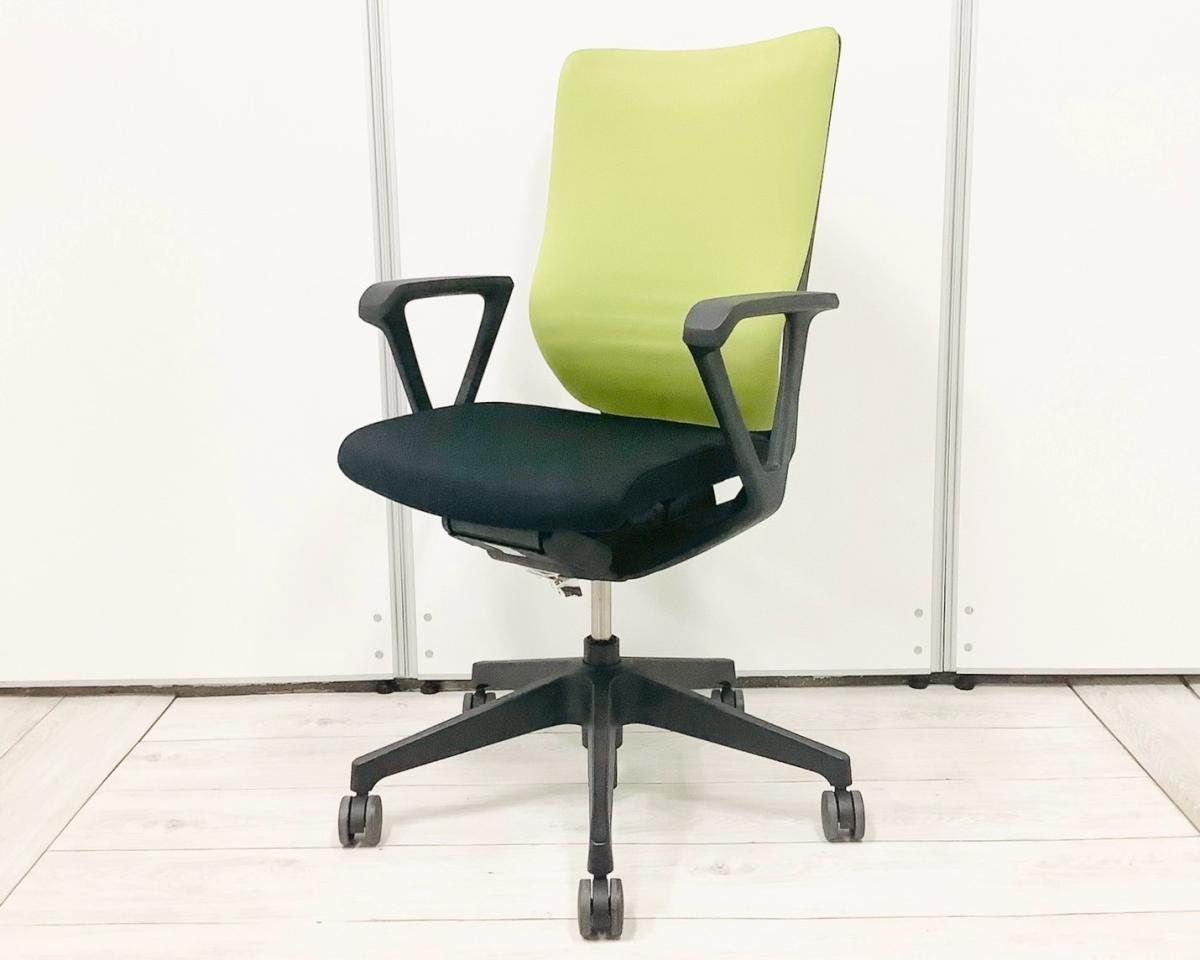 ワークチェア アームレスト付き 固定肘 ブラックフレーム オススメ(おすすめ) 大人気 ・ITOKI/イトーキ ・epios/エピオスチェア ※横浜本店撮影画像※
                        エピオスチェア
                                    中古
            