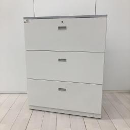 【オフィスの定番・必需品！A4ファイルも沢山収納可能な３段ラテラル書庫！収納力抜群！】■イトーキ（ITOKI）　シンライン（THIN LINE）シリーズ　3段ラテラル　ローキャビネット　■天板:エッジシルバー　■シリンダー錠　■ホワイト