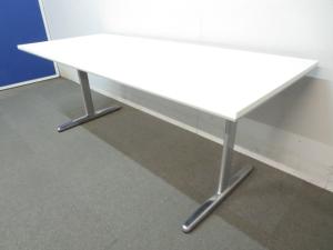 【4/7(火)入荷予定の商品となります！】【2～4人用としてオススメのミーティングテーブル！ちょっとした作業にもおすすめ！】■ウチダ(UCHIDA)製　ミーティングテーブル　会議用　W1500×D750㎜　■天板:ホワイト/T字脚：アルミポリッシュ