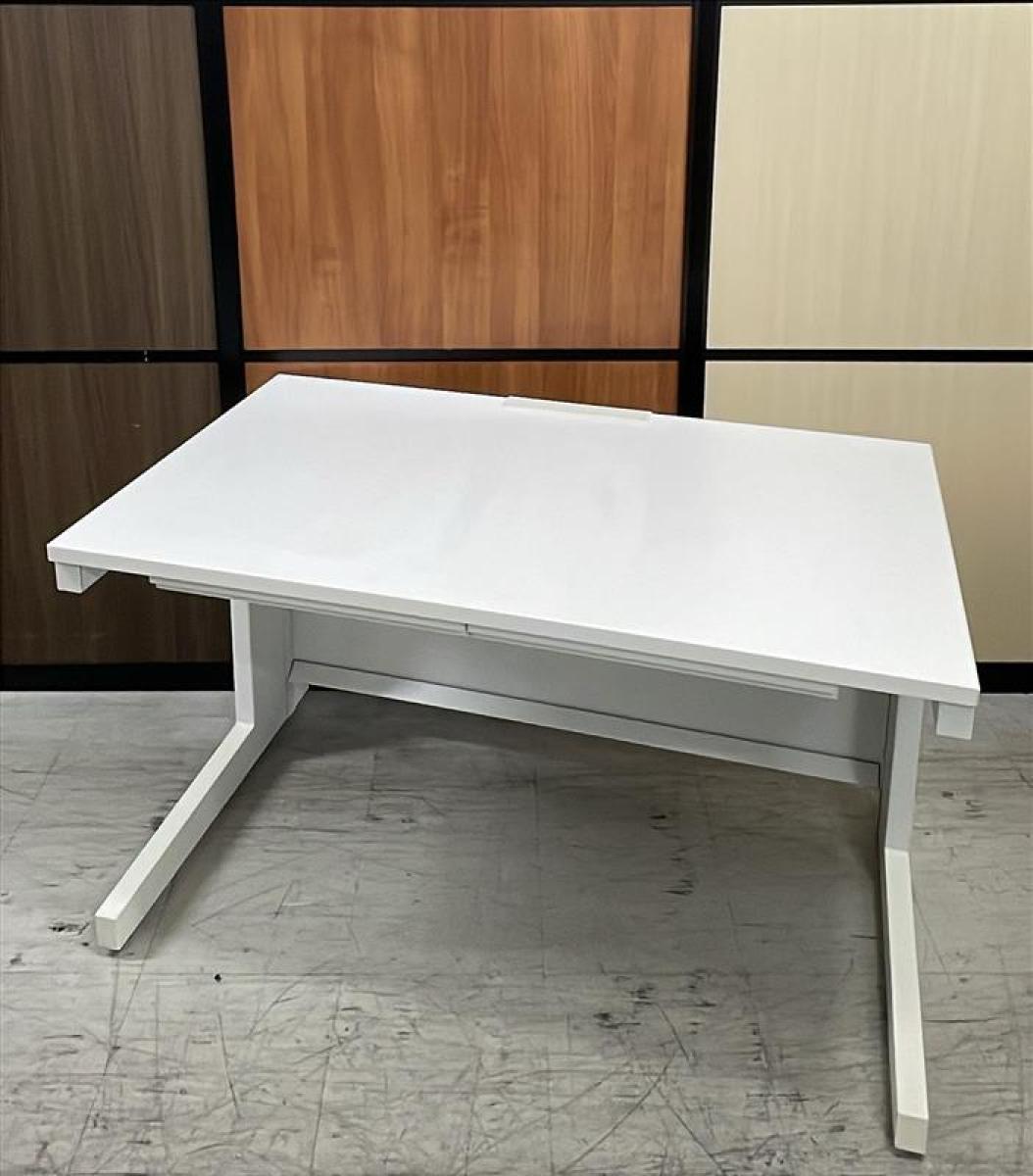 【在庫セール品・3台限定】【T4】■イナバ(Inaba)製　平机　W1200×D700㎜　■ホワイト　■引き出し付き【安心の国内メーカー！　スタンダードなサイズ幅1200㎜のオフィスデスク！】
                        その他シリーズ
                                    中古
            