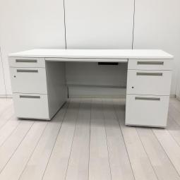 【充実のワークスペースで作業効率アップ！　上長席におすすめ！　豊富な引出しで机上をスッキリ整理！】■イナバ(Inaba)製　デュエナ(DuENA)シリーズ　両袖デスク　W1600×D700mm　　■ホワイト　■配線Kタイプ　■シリンダー錠