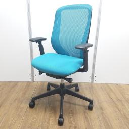 ★オカムラ製　シルフィ　グリーンブルー　ブラックフレーム　肘付き　ハイバック　背面メッシュ　アジャストアーム※可動肘　前傾チルト機能付き　オカムラ製品で最も人気を集める高機能メッシュチェア！　肘付きハイバックチェア！！