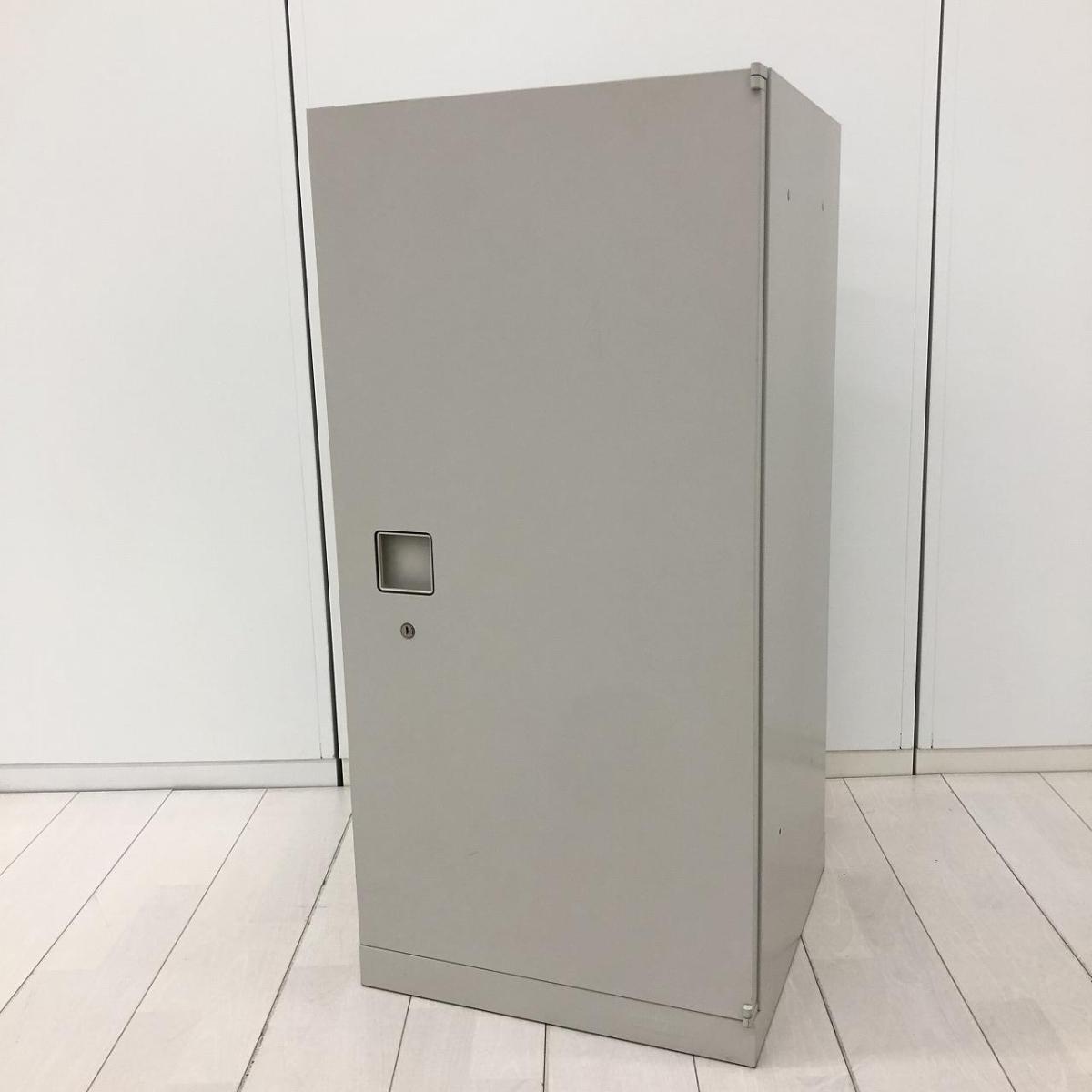 【在庫入替セール品！（本在庫限定価格）】■オカムラ(okamura)製　レクトライン(Rectline)シリーズ　片開き書庫　ローキャビネット　H950㎜　ベースあり　■シリンダー錠　■色：ライトスモークグレー【弊社使用欄：A01035004】【HU】
                        レクトライン
                                    中古
            