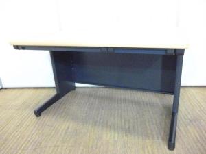 今流行りのおしゃれな木目天板×ブラックカラー！中古では入荷の珍しいレア商品！
■イトーキ/CZX/天板：ナチュラル　本体：ブラック