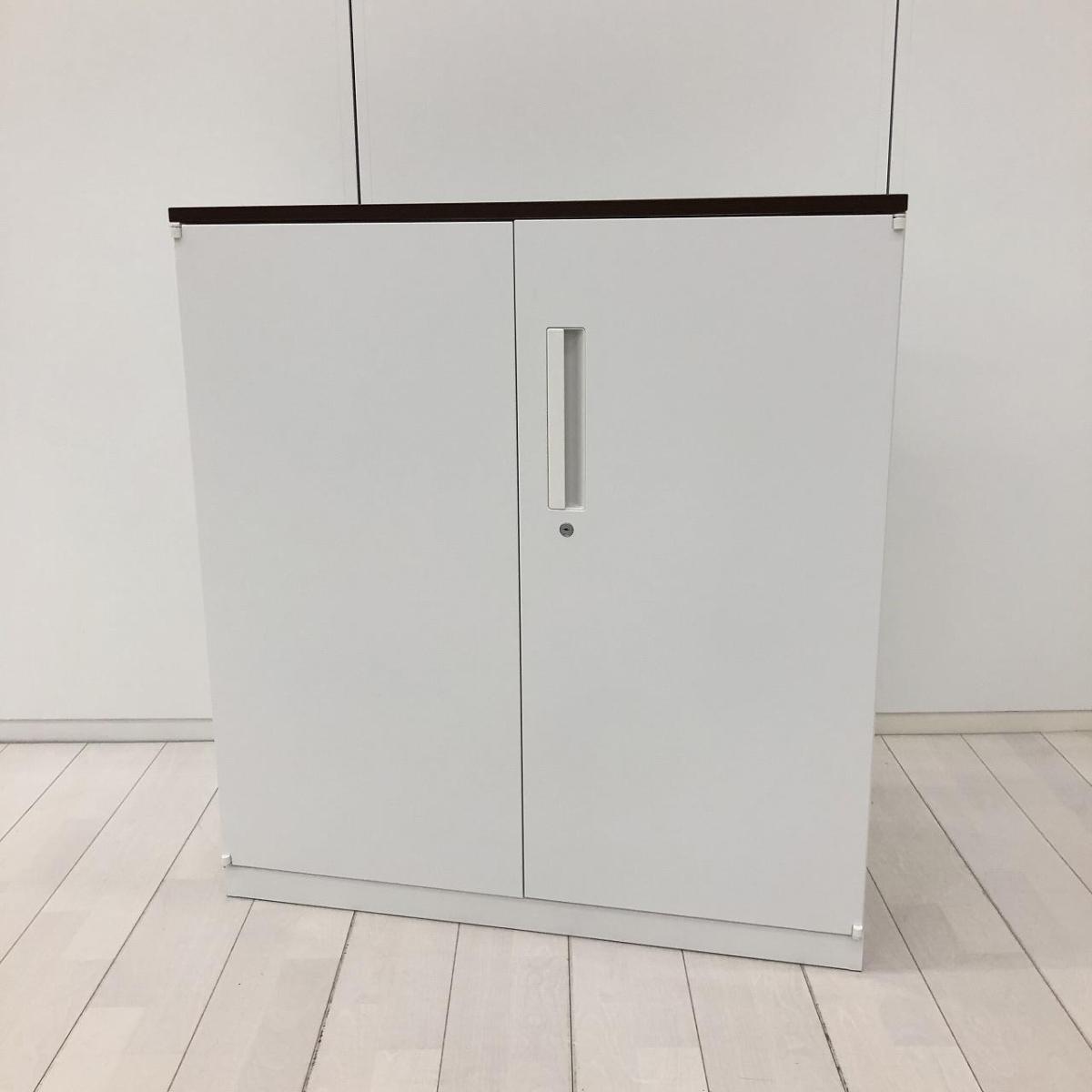 【在庫入替セール品！（本在庫限定価格）】【収納物を見渡しやすいコンパクトな両開き書庫！A4ファイルも楽々収納！天板付き！】■ウチダ（UCHIDA）製　ハイパーストレージ（HS）シリーズ　両開き　ローキャビネット　■シリンダー錠　■ホワイト　【弊社使用欄：A01034903】【HU】
                        HSシリーズ
                                    中古
            