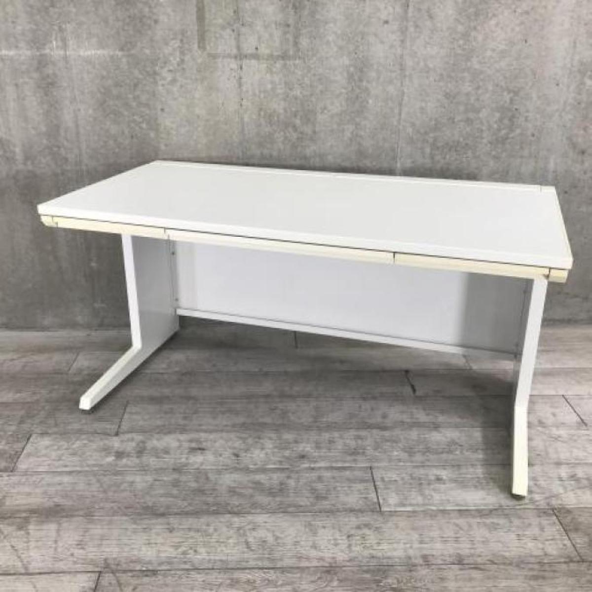 【外部倉庫在庫品】ゆとりのあるワークスペースで作業効率アップ！
■オカムラ/アドバンス（ADVANCE）/ホワイト　平机　引き出し付き　W1400×D700×H720mm【AO】【TOGS】
                        アドバンス
                                    中古
            