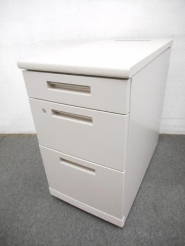 【中古】MX+  コクヨ（KOKUYO） 脇机3段