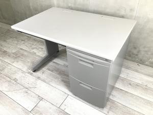 【このサイズが使いやすい！】■イトーキ製　片袖デスク　W1100×D700×H700mm　【ITOKI　CZ】