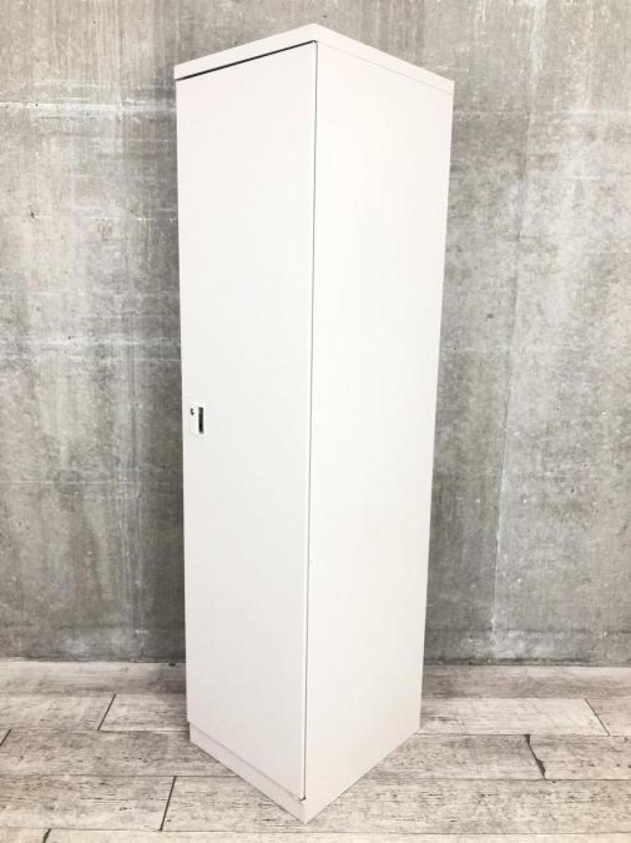 【1人用更衣ロッカー！荷物も掃除用具も服も入れられる！ハイブリッドロッカー！】■オカムラ（okamura）製　KZ‐Ⅱシリーズ　1人用更衣ロッカー　■W450×D515×H1790mm　■シリンダー鍵　■ライトスモークグレー【IB】
                        KZ-Ⅱタイプ
                                    中古
            