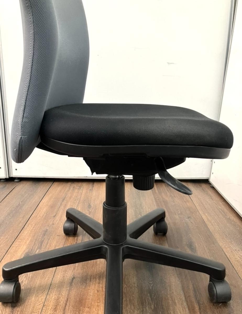 中古】カプティ プラス/PLUS 肘無ローバックチェア 583130 - 中古 