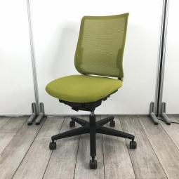 【大手町在庫入替セール！】【すっきりと上質なデザイン！快適な座り心地を実現するオフィスチェア！】■コクヨ（KOKUYO）製　ミトラチェア(Mitra)　背面メッシュタイプ　ローバック肘無し　■ライトオリーブ×ホワイトシェル×ブラック脚【A01015526】【T10】