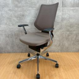 《残り1点★2020年製》コクヨ製の大人気オフィスチェア【イングチェア/ブラウンカラー】が入荷しました！＊良品を格安で！「オフィスバスターズ福岡南店」は、福岡を拠点として、全国へ中古オフィス用品・オフィス家具を提供しております。