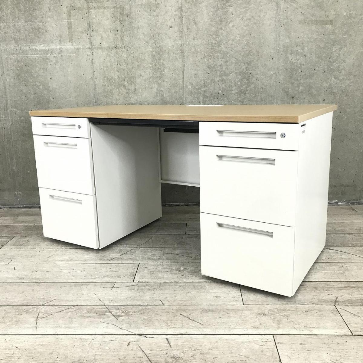 【在庫入替セール品！】上長席用に大人気！広々使えるデスクならこちらがおすすめ！PC等のOA機器が使用しやすい配線コード付き仕様！
■イトーキ/CZR/ナチュラル　幅1400mm
                        CZRデスク
                                    中古
            