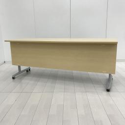 【在庫入替セール品！（本在庫限定価格）】【キャスター付で移動がラクラク！フレキシブルにご利用頂けます！】■イトーキ製　サイドスタックテーブル　W1800×D600×H700mm　折り畳みテーブル　幕板付き　ナチュラル木目カラー【弊社使用欄：A01034619】【HU】