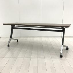 【在庫入替セール品！（本在庫限定価格）】【フレキシブルに活躍する便利アイテム！キャスター付きで便利に使えます！】■コクヨ製　サイドスタックテーブル  折りたたみテーブル　W1800×D600×H700mm　■ブラウン木目カラー　【弊社使用欄：A01037073】【HU】